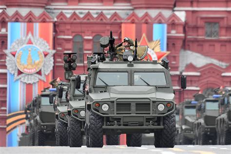 Las Armas Más Poderosas Que Exhibió Rusia En El Desfile Del Día De La