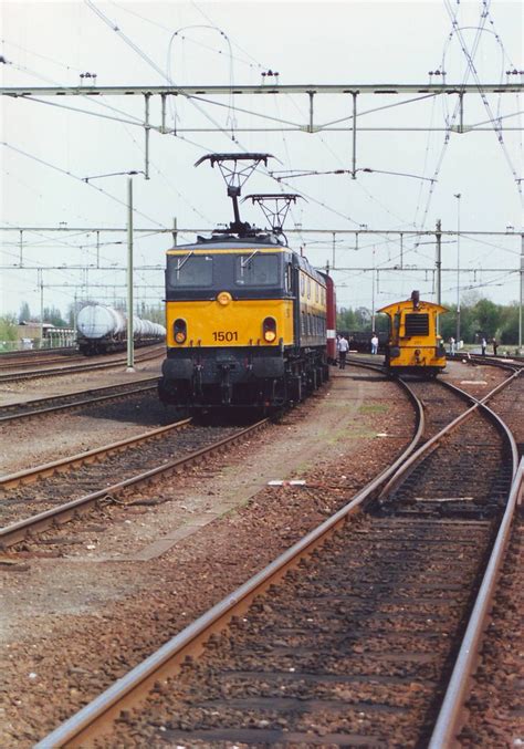 Deventer Yard Preserved Class 1500 Nederlandse Spoorwegen  Flickr