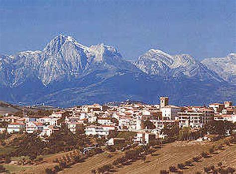 Alla Scoperta Di Mosciano Sant Angelo Nel Teramano Touring Club Italiano