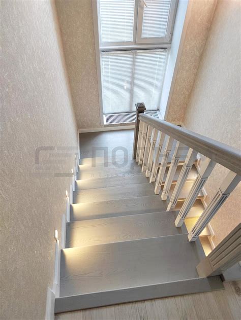 П-образная лестница с площадкой не металлокаркасе — Подъём