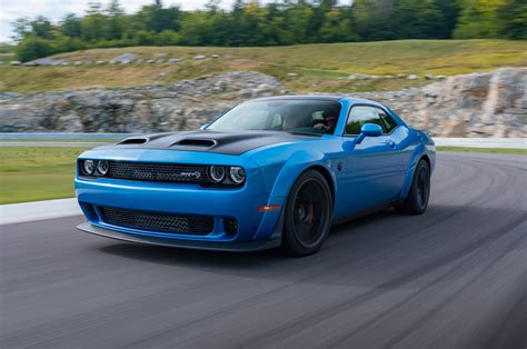 Watch the Dodge Challenger SRT Hellcat Redeye | CarsRadars