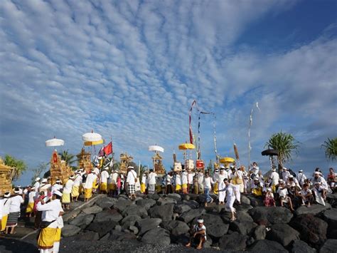 Hari Raya Galungan Sejarah Dan Maknanya Bagi Umat Hindu