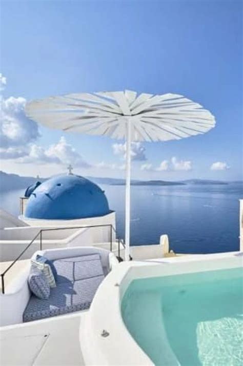 11 Best Cave Hotels In Santorini With Swim-Up Pool Views (2024) in 2024 ...