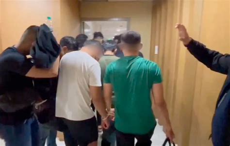 Indon Sie Interpellations Lors Dun Raid Policier Dans Une F Te Gay Jakarta