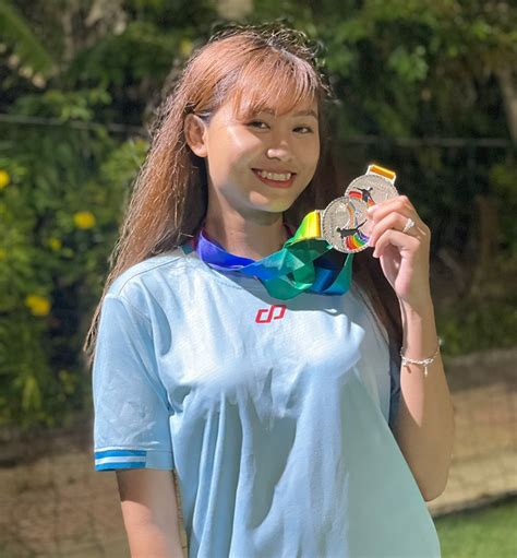 Hot girl thể thao Phạm Thị Như thành tích đáng nể lột xác nhờ điền kinh