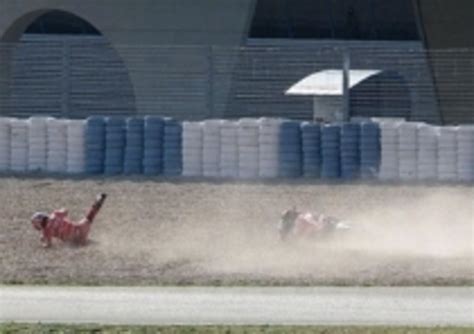 Test Pre Mondiale Di Jerez Casey Stoner Cade E Si Infortuna Al