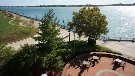 Roberts Riverwalk Hotel Detroit Riverfront Conservancy