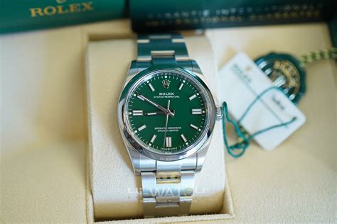 NEW Rolex Oyster Perpetual Green Dial 36 Mm REF 126000 NEW 02 2023