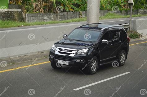 Isuzu Mux Suv Imagen De Archivo Editorial Imagen De Motor 283725434