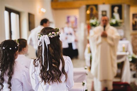 Prezent Na Komuni Od Chrzestnych Ile Da W Kopercie Chrze Niakowi