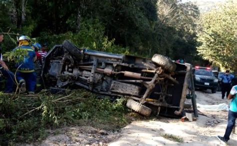 Muere Una Mujer En Volcamiento De Veh Culo En Cop N Ruinas