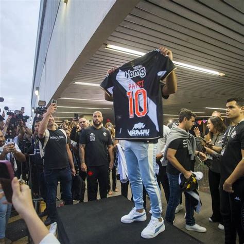 Extraordin Rio Recep O De Torcida Do Vasco A Payet Repercute Pelo