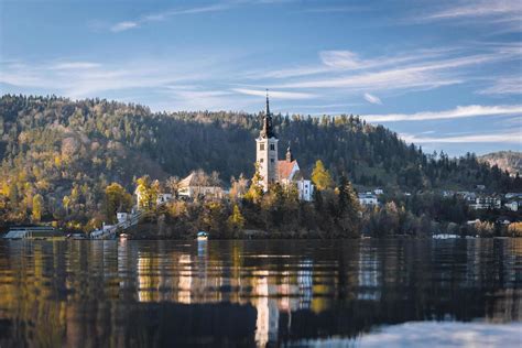 Lake Bled in the Alpine mountains 2168081 Stock Photo at Vecteezy