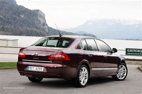 Skoda Superb Autoevolution