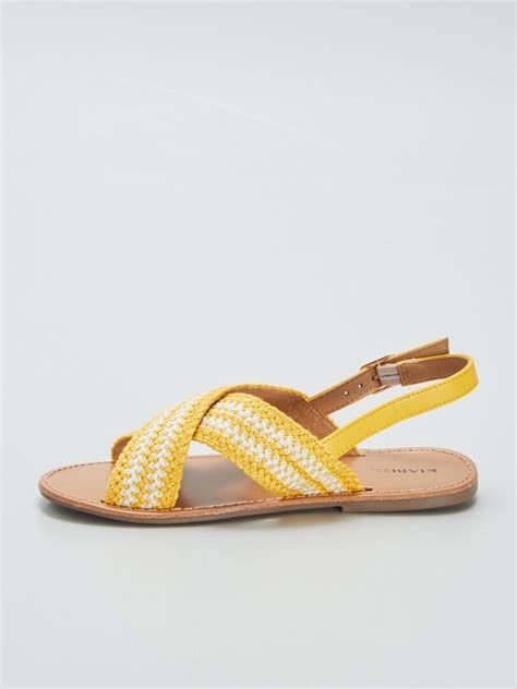 Sandalias Planas Con Tiras Cruzadas AMARILLO Kiabi 12 00