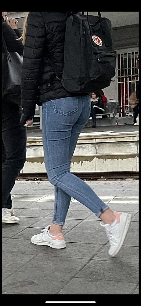 Skinny Juicy Ass In Tight Jeans Tight Jeans Forum