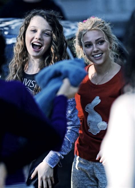 AnnaSophia Robb And Stefania Owen The Carrie Diaries Celebrities