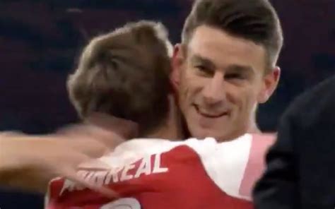 Video Priceless Koscielny Reaction After Arsenal Comeback