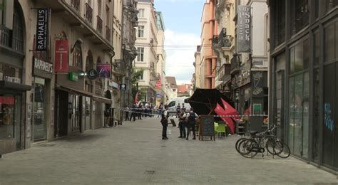 Le Chauffeur De La Camionnette Qui A Heurt Deux Terrasses Restera En