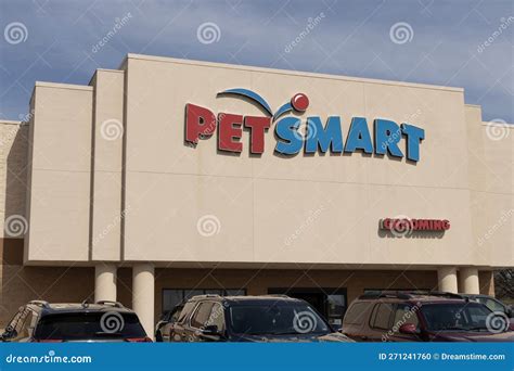 Petsmart Mall Location Petsmart Sells Pet Supplies And In Store