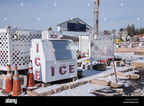 Freezing Temperatures Hi Res Stock Photography And Images Alamy