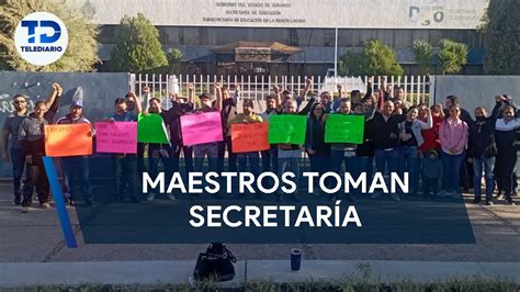 Maestros toman oficinas de la Subsecretaría de Educación en La Laguna