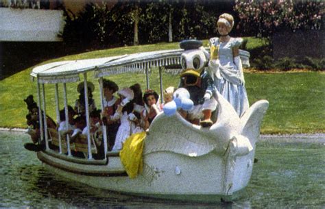 Disney Avenue The History Of The Walt Disney World Swan Boats