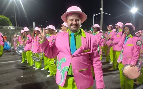 Mangueira celebrou grandes sucessos da história de Alcione Carnavalesco