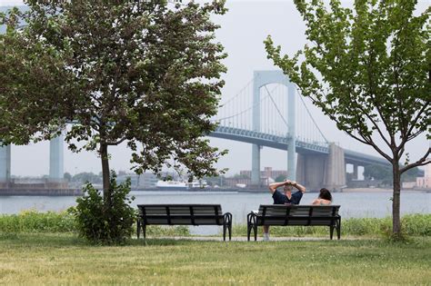 In Bayside, Queens, a Sense of Continuity - WSJ