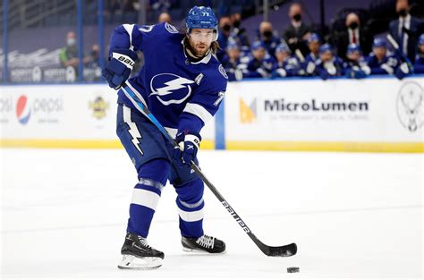NHL playoffs: Hedman, Lightning among teams showing troubling signs