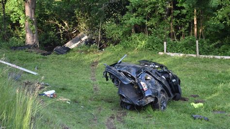 Viele Unf Lle In Tirol Auto Landete In Bach Vier Verletzte Bei Crash