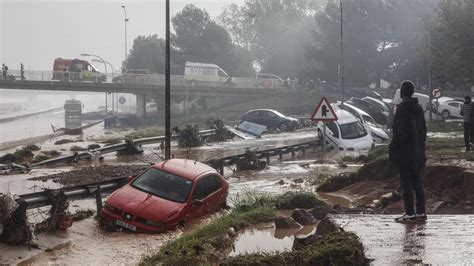 C Mo Hay Que Actuar Si Nos Pilla En El Coche Una Riada Como La De