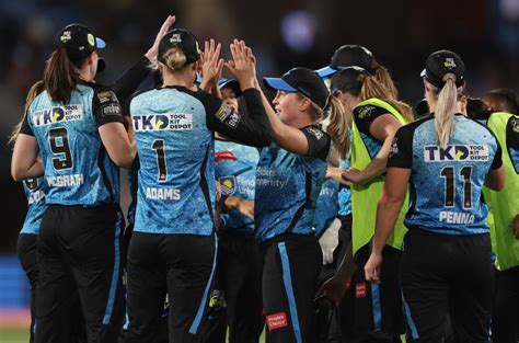 Tahlia Mcgrath Gave Adelaide Strikers Hope With Two In Two Balls