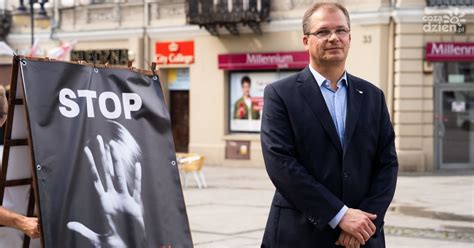 Protest Stop nielegalnej imigracji zdjęcia