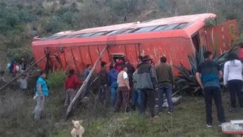 Cae Autobús A Un Abismo En Perú Hay 10 Personas Muertas Y 12 Heridas