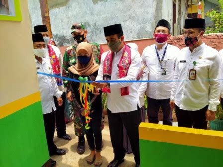 Wali Kota Jaktim Serah Terima Kunci Rumah Warga Cilangkap