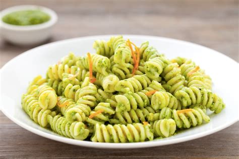 Ricetta Fusilli Al Pesto Di Foglie Di Ravanelli Cucchiaio D Argento