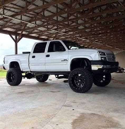 White Lifted Chevrolet Truck Chevy Diesel Trucks Chevy Trucks