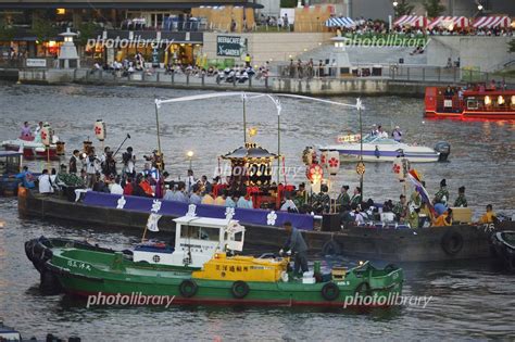 天神祭 どんどこ船 写真素材 3275632 フォトライブラリー Photolibrary