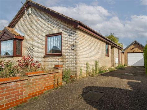 3 Bed Detached Bungalow For Sale In Shearwater Drive Bradwell Great