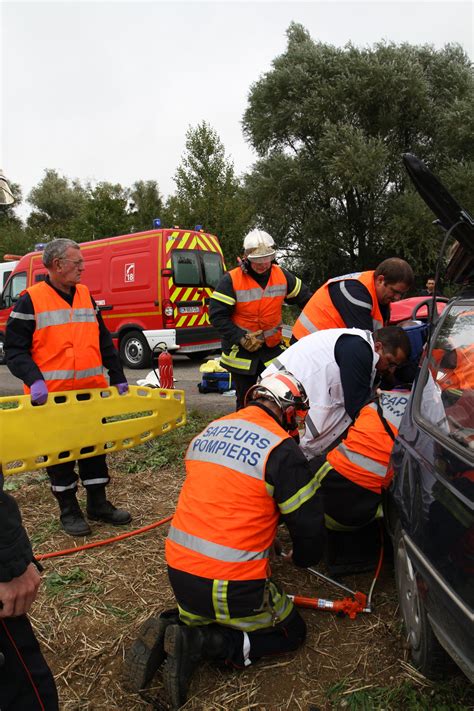 Côte dOr Faits divers Rouvres en Plaine deux blessés dans un choc