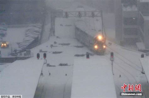 美国大湖区遭遇强降雪 学校停课上千航班取消 搜狐大视野 搜狐新闻