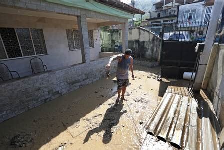 Tubula O Da Cedae Rompe Pela Segunda Vez Em Nova Igua U Derruba Muro