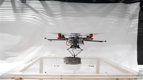 Lo último en construcción son drones que levantan edificios desde el