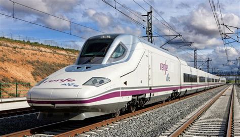 Renfe Transporta A 2 Millones De Viajeros En AVE Y Larga Distancia Este