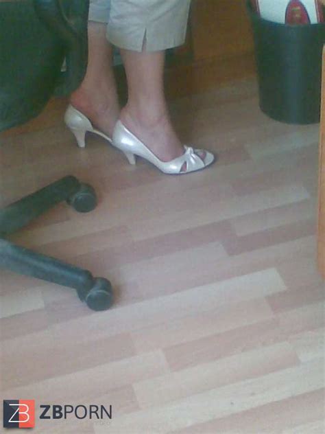 Is Arkadasim Edanin Guzel Ayak Ve Bacaklari ZB Porn
