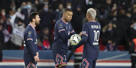 Ligue Le Psg Tenu En Chec Au Parc Par Troyes