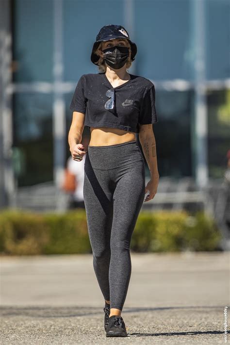 Miley Cyrus Mileycyrus Nude OnlyFans Leaks The Fappening Photo FappeningBook