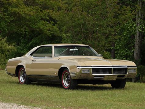 1968 Buick Riviera White