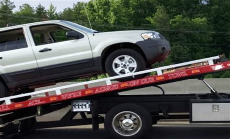 In A Jam Roadside Assistance Vs Tow Trucks For Quick Help Stonesmentor